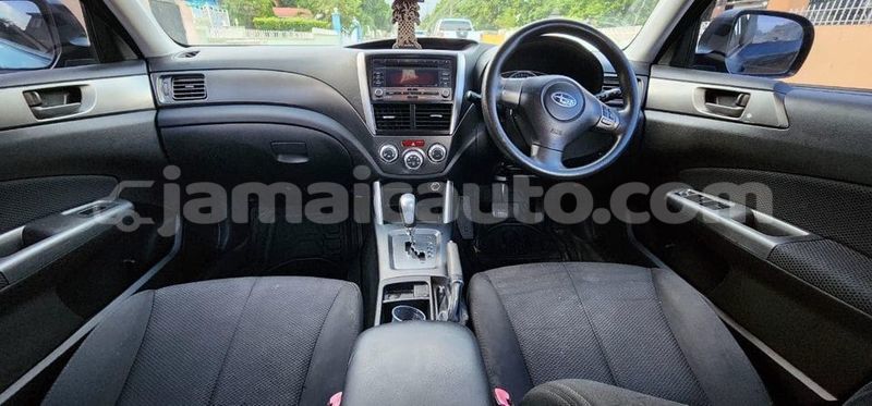 Big with watermark mazda premacy clarendon import dubai 4082