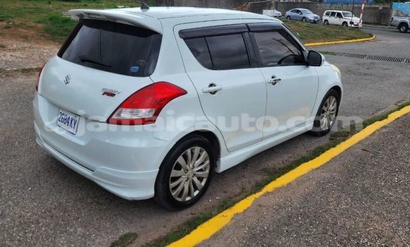 Buy Used Suzuki Swift White Car in Import - Dubai in Clarendon Buy Used Suzuki Swift White Car in Import - Dubai in Clarendon