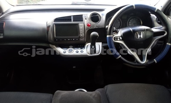 Buy Used Honda Stream White Car in May Pen in Clarendon Buy Used Honda Stream White Car in May Pen in Clarendon