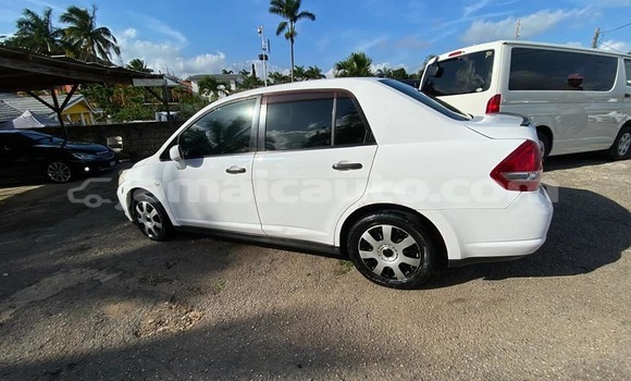 Acheter Occasion Voiture Nissan Tiida Blanc à Import - Dubai, Clarendon Acheter Occasion Voiture Nissan Tiida Blanc à Import - Dubai, Clarendon