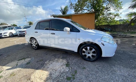 Acheter Occasion Voiture Nissan Tiida Blanc à Import - Dubai, Clarendon Acheter Occasion Voiture Nissan Tiida Blanc à Import - Dubai, Clarendon