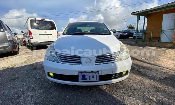 Acheter Occasion Voiture Nissan Tiida Blanc à Import - Dubai, Clarendon Acheter Occasion Voiture Nissan Tiida Blanc à Import - Dubai, Clarendon