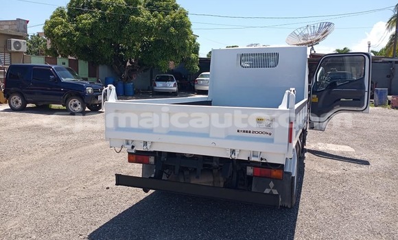 Buy Used Mitsubishi Carisma White Car in Import - Dubai in Clarendon Buy Used Mitsubishi Carisma White Car in Import - Dubai in Clarendon