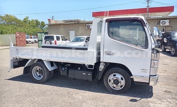 Buy Used Mitsubishi Carisma White Car in Import - Dubai in Clarendon Buy Used Mitsubishi Carisma White Car in Import - Dubai in Clarendon