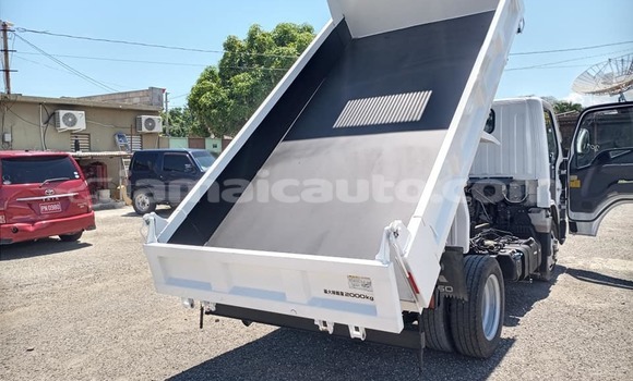 Buy Used Mitsubishi Carisma White Car in Import - Dubai in Clarendon Buy Used Mitsubishi Carisma White Car in Import - Dubai in Clarendon