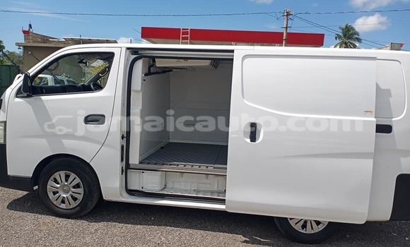 Buy Used Nissan Caravan White Car in Albert Town in Trelawney Buy Used Nissan Caravan White Car in Albert Town in Trelawney