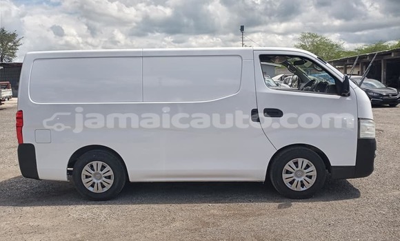 Buy Used Nissan Caravan White Car in Albert Town in Trelawney Buy Used Nissan Caravan White Car in Albert Town in Trelawney