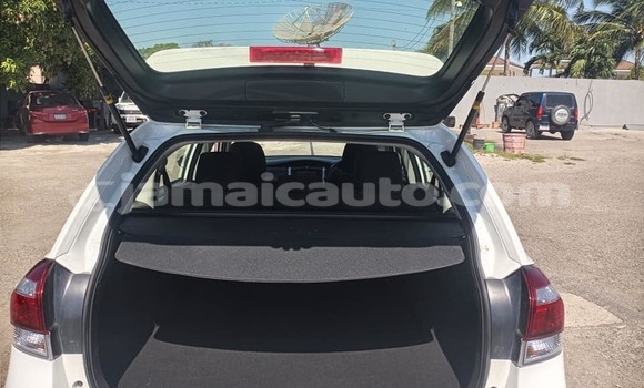 Buy Used Toyota FJ Cruiser White Car in Mandeville in Manchester Buy Used Toyota FJ Cruiser White Car in Mandeville in Manchester