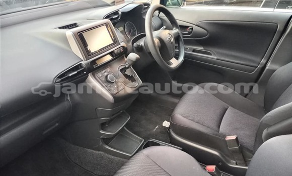 Buy Used Toyota Wish Blue Car in Falmouth in Trelawney Buy Used Toyota Wish Blue Car in Falmouth in Trelawney