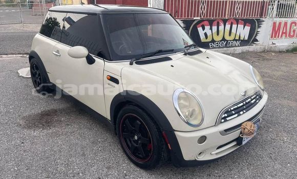 Buy Used Mini Cooper White Car in May Pen in Clarendon Buy Used Mini Cooper White Car in May Pen in Clarendon