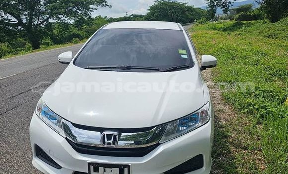 Buy Used Honda Grace White Car in Lucea in Hanover