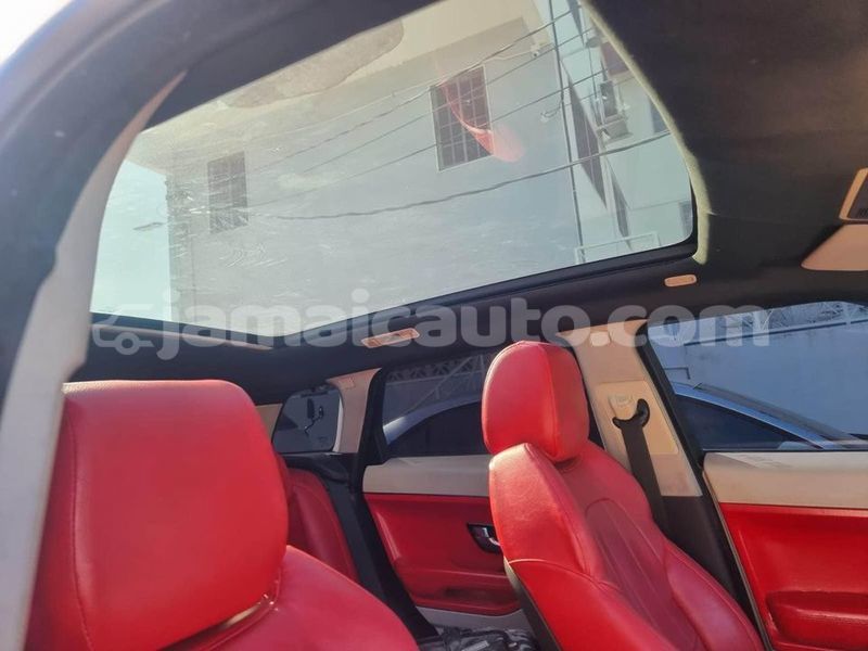 Big with watermark range rover evoque clarendon may pen 4145