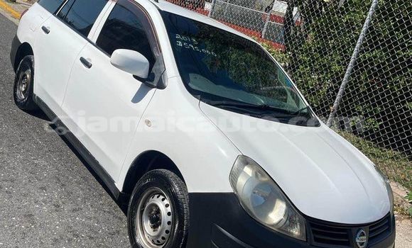 Buy Used Nissan Wingroad White Car in May Pen in Clarendon Buy Used Nissan Wingroad White Car in May Pen in Clarendon