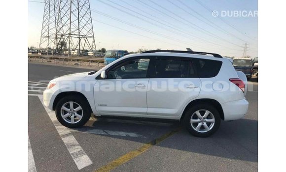Acheter Import Utilitaire Toyota HiAce Blanc à Import - Dubai, Clarendon Acheter Import Utilitaire Toyota HiAce Blanc à Import - Dubai, Clarendon