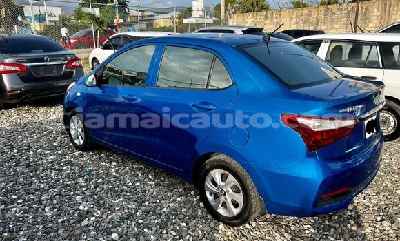 Buy Used Hyundai i10 Blue Car in May Pen in Clarendon Buy Used Hyundai i10 Blue Car in May Pen in Clarendon