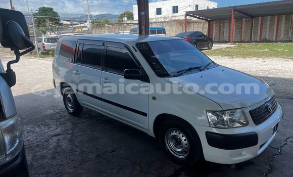 Buy Used Toyota Succeed White Car in Lucea in Hanover