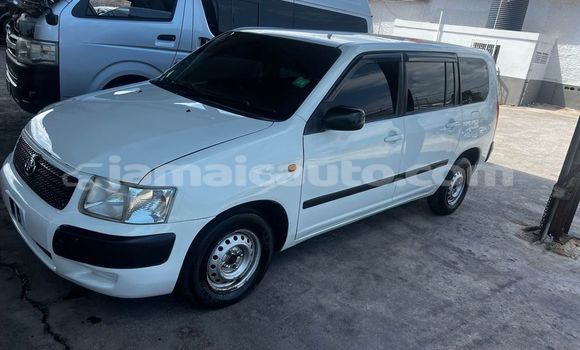 Acheter Occasion Voiture Toyota Succeed Blanc à Lucea, Hanover Acheter Occasion Voiture Toyota Succeed Blanc à Lucea, Hanover