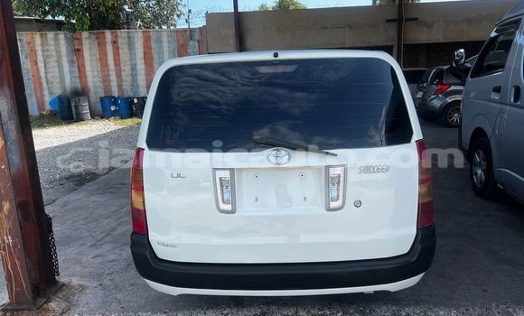 Acheter Occasion Voiture Toyota Succeed Blanc à Lucea, Hanover Acheter Occasion Voiture Toyota Succeed Blanc à Lucea, Hanover
