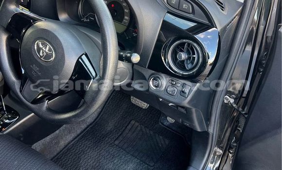 Acheter Occasion Voiture Toyota Vitz Noir à Lucea, Hanover Acheter Occasion Voiture Toyota Vitz Noir à Lucea, Hanover