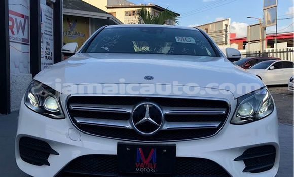 Buy Used Mercedes-Benz E–Class White Car in May Pen in Clarendon Buy Used Mercedes-Benz E–Class White Car in May Pen in Clarendon
