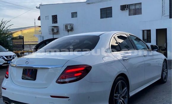 Buy Used Mercedes-Benz E–Class White Car in May Pen in Clarendon Buy Used Mercedes-Benz E–Class White Car in May Pen in Clarendon
