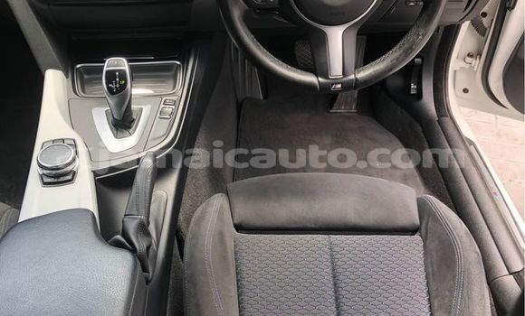 Buy Used BMW 4-Series White Car in May Pen in Clarendon Buy Used BMW 4-Series White Car in May Pen in Clarendon