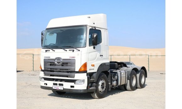 Buy Import Hino 300 Series White Truck in Import - Dubai in Clarendon