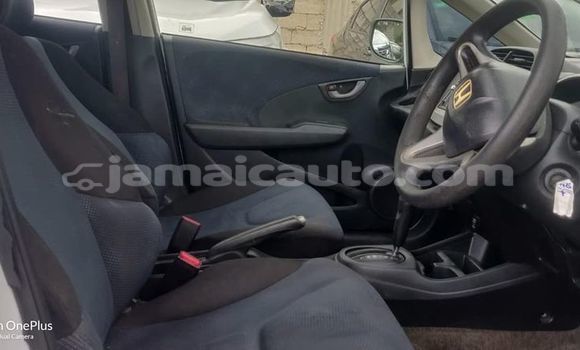 Buy Used Honda FIT White Car in Kingston in Kingston Buy Used Honda FIT White Car in Kingston in Kingston