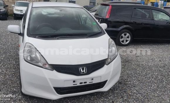 Buy Used Honda FIT White Car in Kingston in Kingston Buy Used Honda FIT White Car in Kingston in Kingston