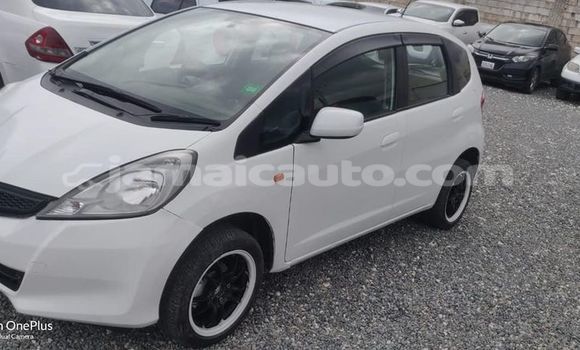 Buy Used Honda FIT White Car in Kingston in Kingston Buy Used Honda FIT White Car in Kingston in Kingston