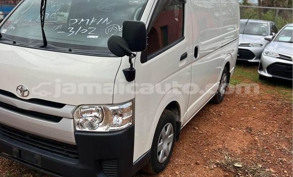Buy Used Toyota Hiace White Car in May Pen in Clarendon Buy Used Toyota Hiace White Car in May Pen in Clarendon