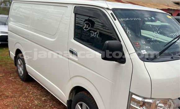 Buy Used Toyota Hiace White Car in May Pen in Clarendon Buy Used Toyota Hiace White Car in May Pen in Clarendon