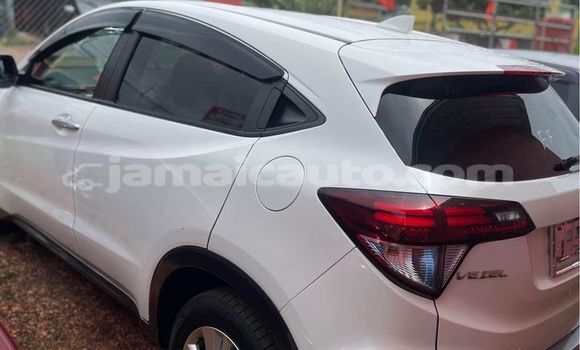 Buy Used Honda Vezel White Car in Lucea in Hanover Buy Used Honda Vezel White Car in Lucea in Hanover