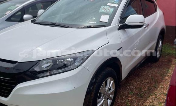 Buy Used Honda Vezel White Car in Lucea in Hanover Buy Used Honda Vezel White Car in Lucea in Hanover