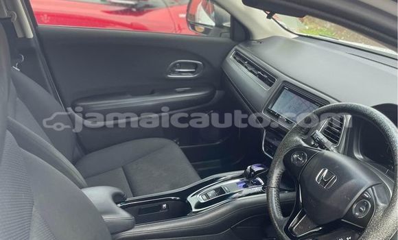 Buy Used Honda Vezel White Car in Lucea in Hanover Buy Used Honda Vezel White Car in Lucea in Hanover