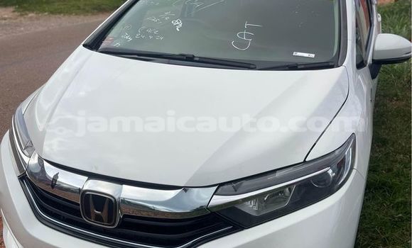 Buy Used Honda Shuttle White Car in Savanna la Mar in Westmoreland