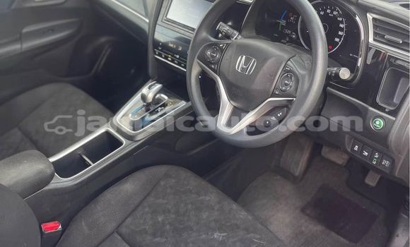 Buy Used Honda Shuttle White Car in Savanna la Mar in Westmoreland Buy Used Honda Shuttle White Car in Savanna la Mar in Westmoreland