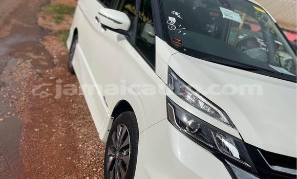 Buy Used Nissan Serena White Car in May Pen in Clarendon Buy Used Nissan Serena White Car in May Pen in Clarendon