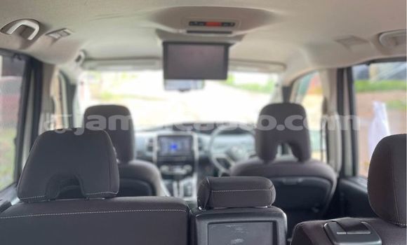 Buy Used Nissan Serena White Car in May Pen in Clarendon Buy Used Nissan Serena White Car in May Pen in Clarendon