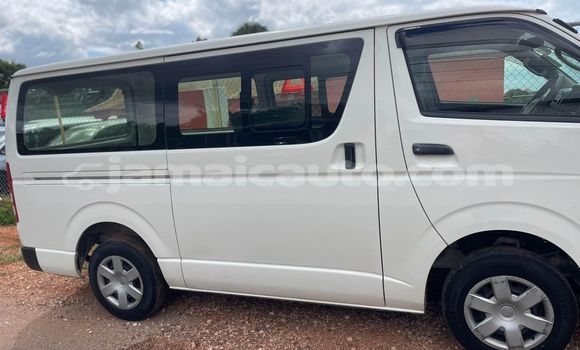 Buy Used Toyota Hiace White Car in Mandeville in Manchester Buy Used Toyota Hiace White Car in Mandeville in Manchester