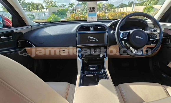 Acheter Occasion Voiture Jaguar XE Rouge à Import - Dubai, Clarendon Acheter Occasion Voiture Jaguar XE Rouge à Import - Dubai, Clarendon