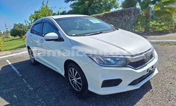 Acheter Occasion Voiture Honda Grace Blanc à Import - Dubai, Clarendon Acheter Occasion Voiture Honda Grace Blanc à Import - Dubai, Clarendon