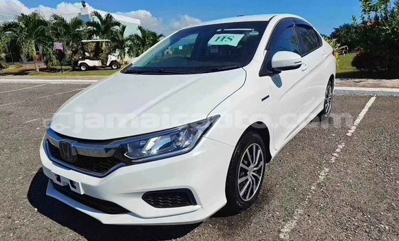 Acheter Occasion Voiture Honda Grace Blanc à Import - Dubai, Clarendon Acheter Occasion Voiture Honda Grace Blanc à Import - Dubai, Clarendon