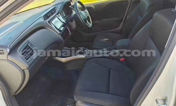 Acheter Occasion Voiture Honda Grace Blanc à Import - Dubai, Clarendon Acheter Occasion Voiture Honda Grace Blanc à Import - Dubai, Clarendon