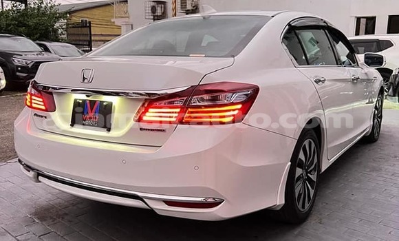 Buy Used Honda Accord White Car in Lucea in Hanover Buy Used Honda Accord White Car in Lucea in Hanover
