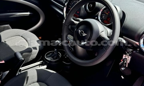 Buy Used Mini Cooper Red Car in Savanna la Mar in Westmoreland Buy Used Mini Cooper Red Car in Savanna la Mar in Westmoreland