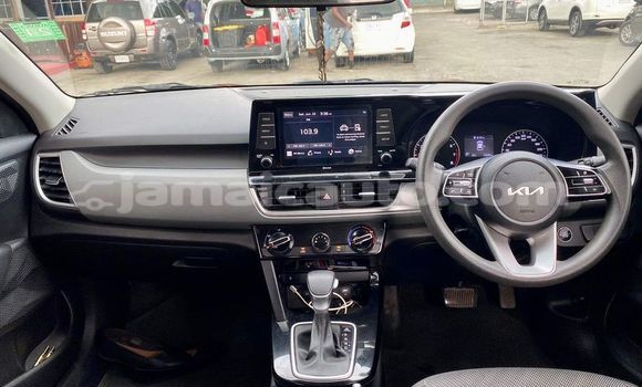 Buy Used Kia Sephia Red Car in May Pen in Clarendon Buy Used Kia Sephia Red Car in May Pen in Clarendon