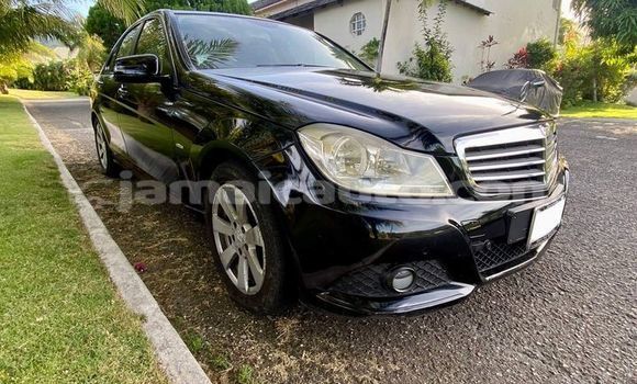 Buy Used Mercedes-Benz CâClass Black Car in Mandeville in Manchester Buy Used Mercedes-Benz CâClass Black Car in Mandeville in Manchester
