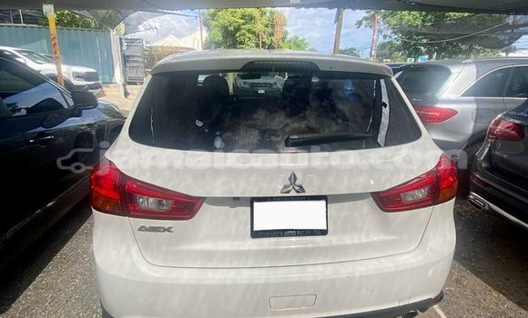 Buy Used Mitsubishi Xpander White Car in May Pen in Clarendon Buy Used Mitsubishi Xpander White Car in May Pen in Clarendon