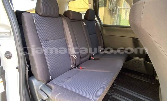 Buy Used Toyota Noah White Car in May Pen in Clarendon Buy Used Toyota Noah White Car in May Pen in Clarendon